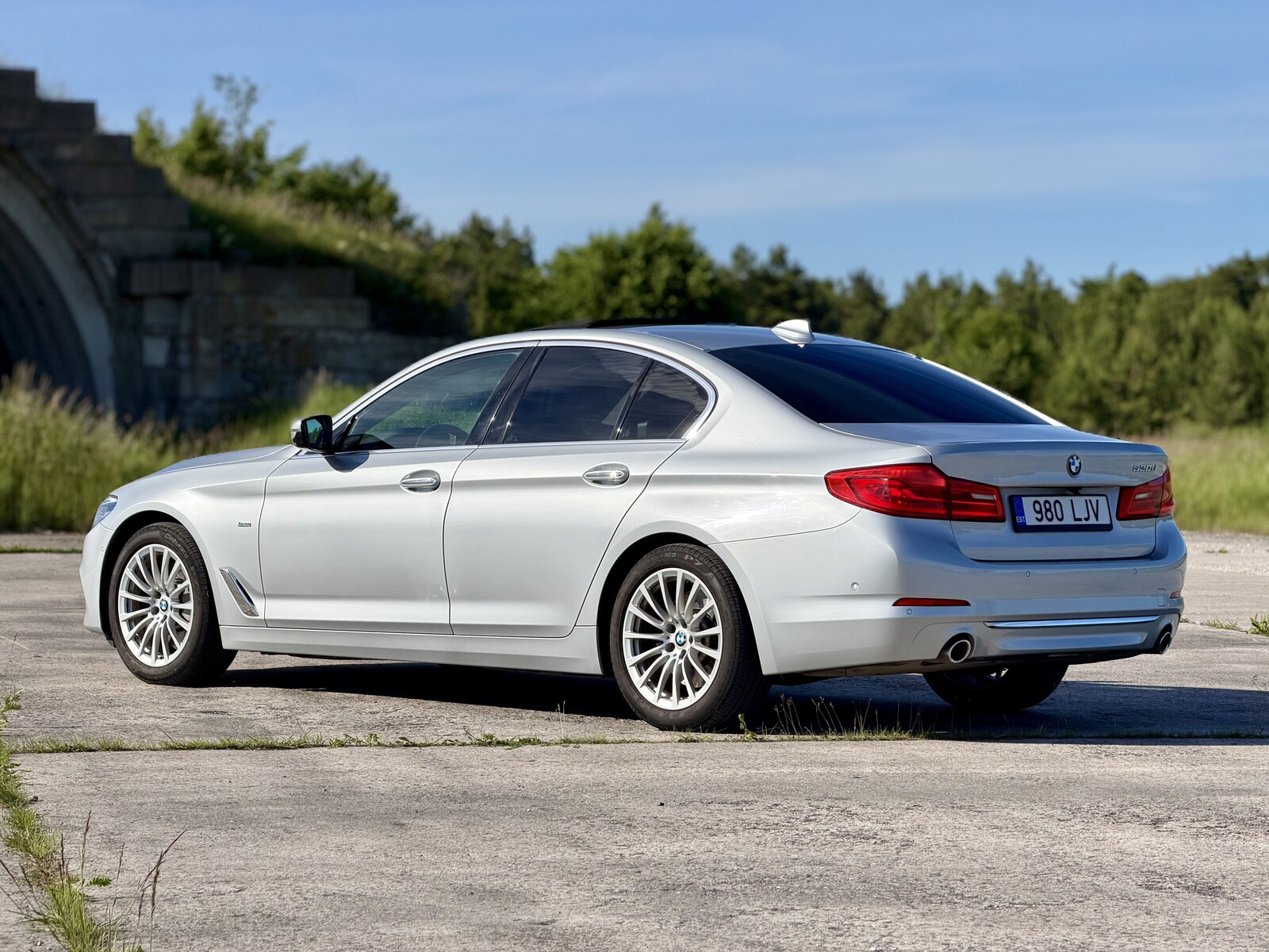 BMW 530 2018, photo 6/25