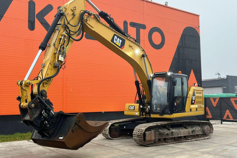 Caterpillar 320, 122 kW, diesel