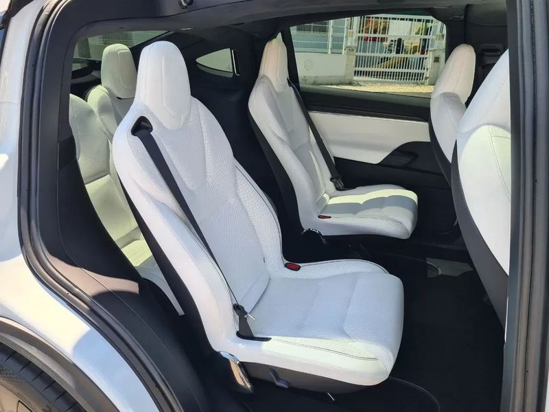 Tesla Model X 2023, photo 2/6