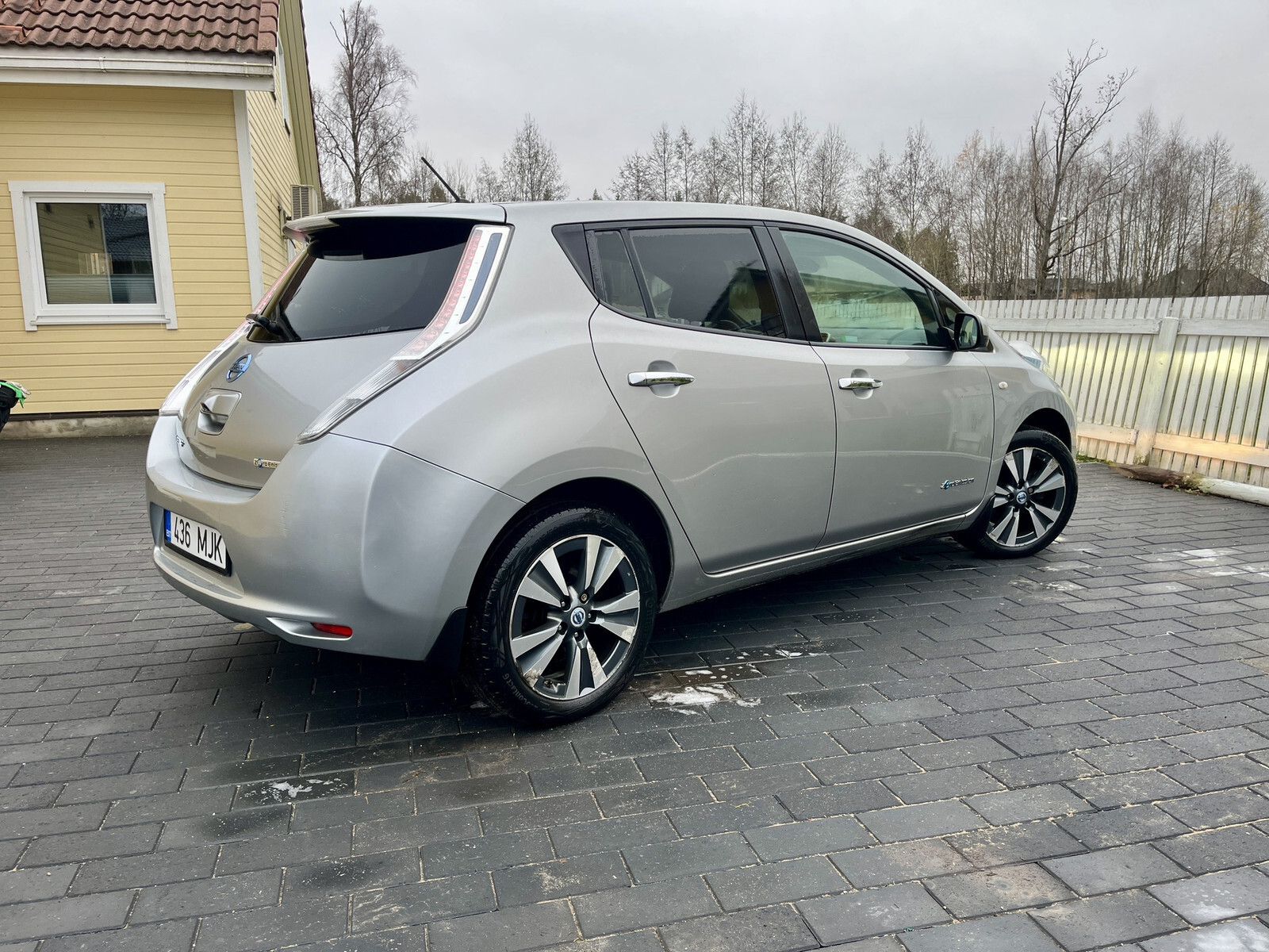 Nissan Leaf 2014, kuva 6/10