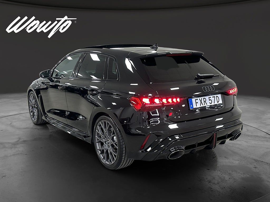 Audi RS3 2024, photo 4/24