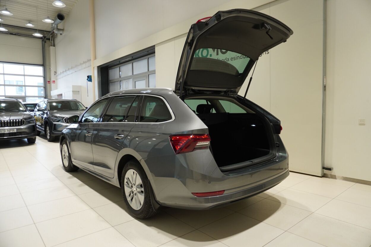 Škoda Octavia 2024, photo 6/10