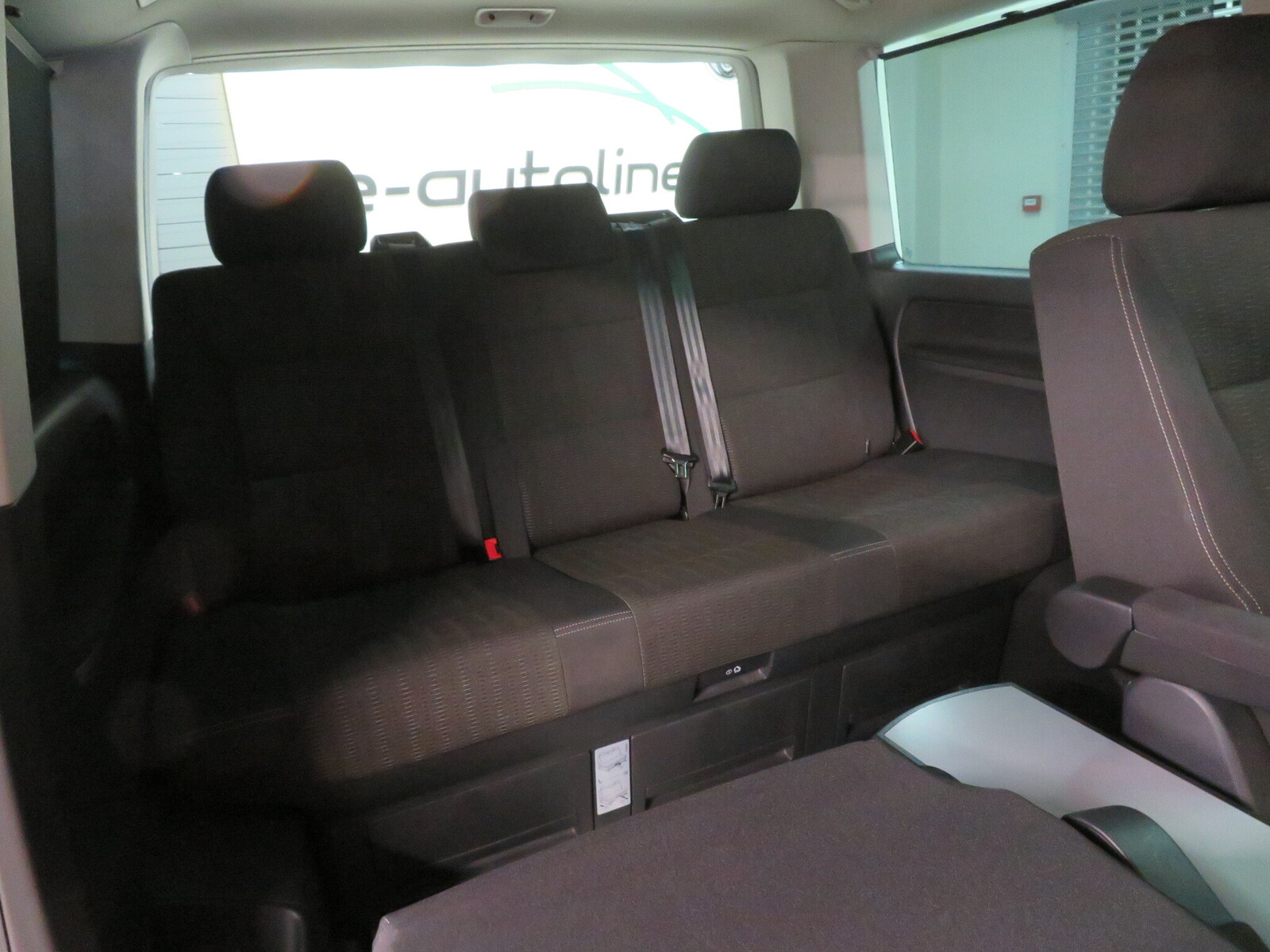 Volkswagen Multivan 2019, photo 6/13