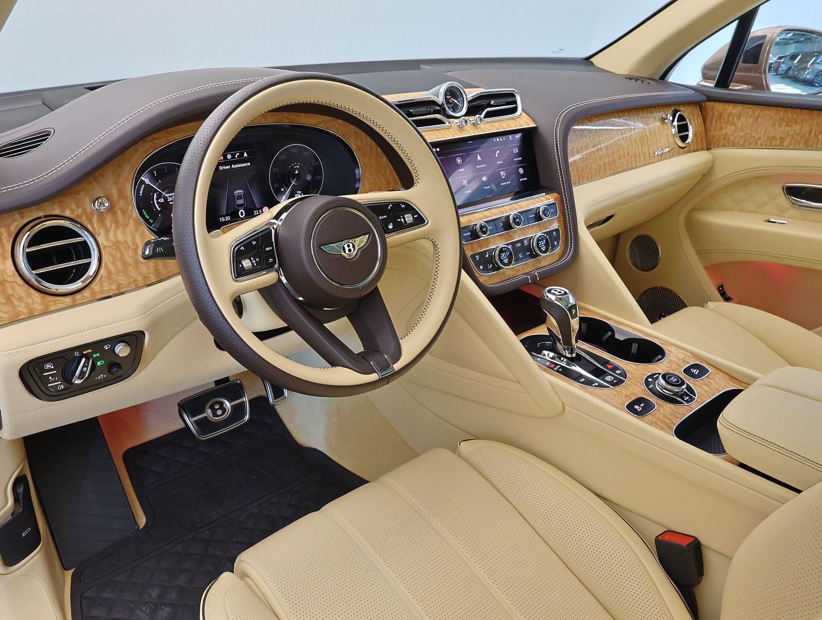 Bentley Bentayga 2023, photo 7/23