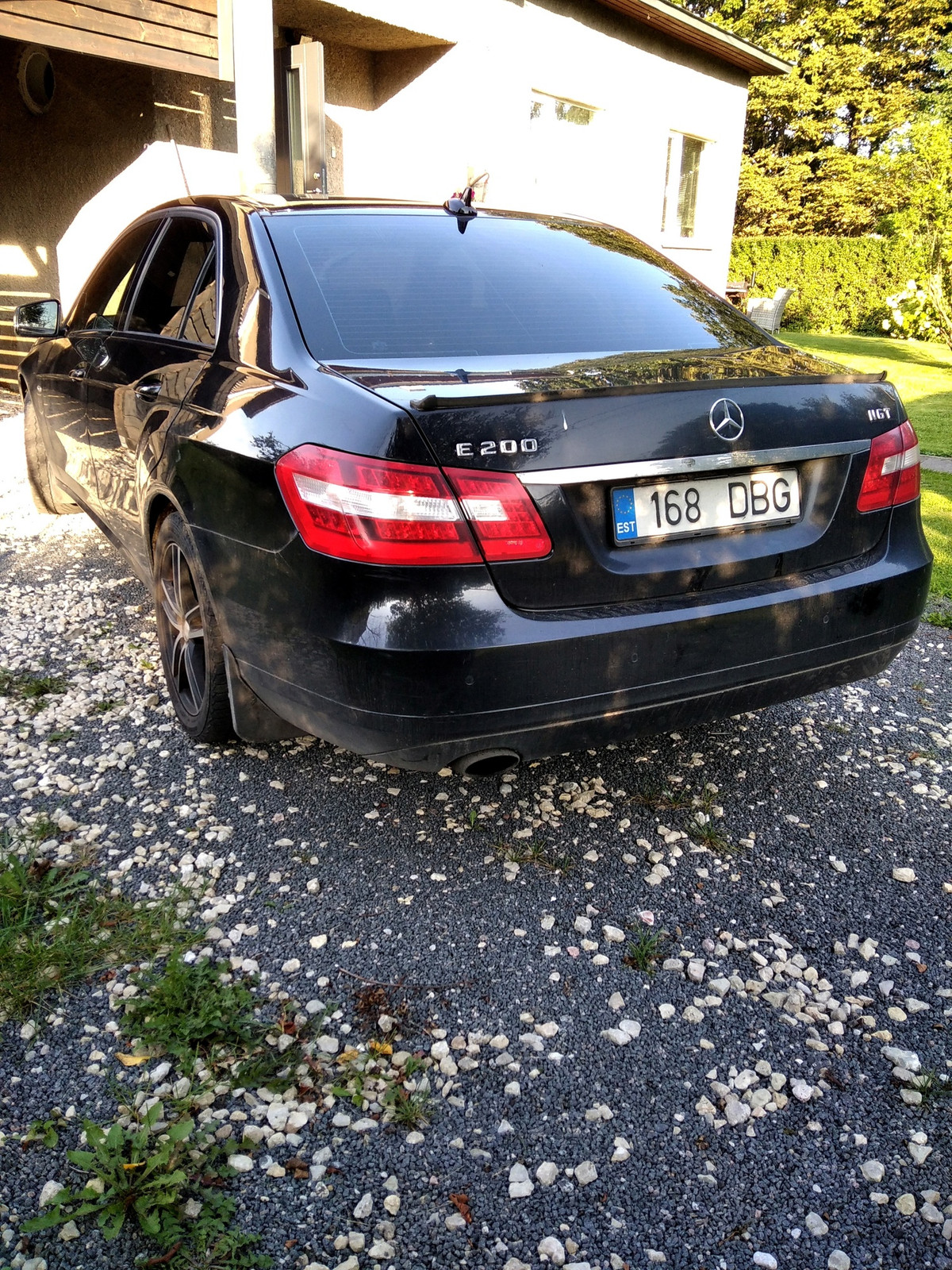 Mercedes-Benz E 200 2011, kuva 2/3