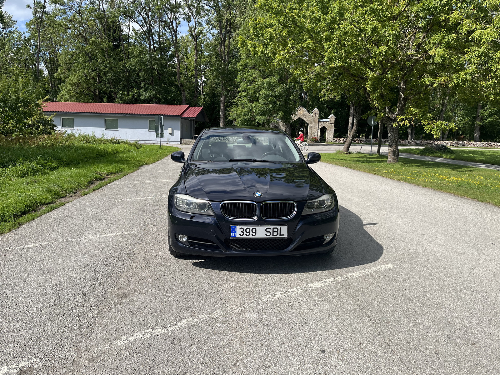BMW 320 2009, photo 2/6