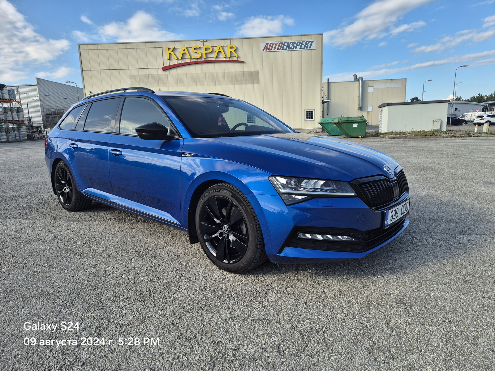 Škoda Superb 2021, photo 2/24