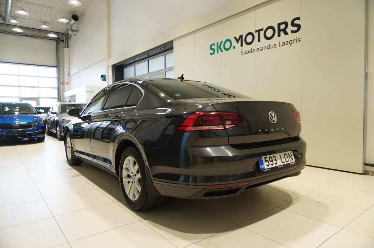 Volkswagen Passat 2019, photo 2/10
