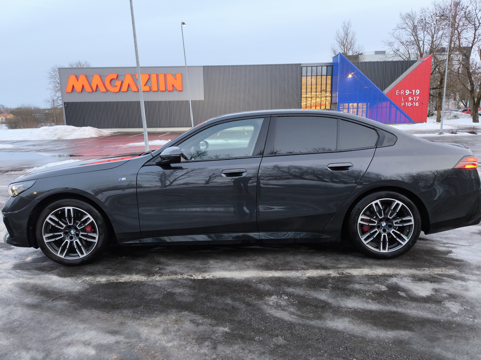 BMW 520 2024, photo 7/10