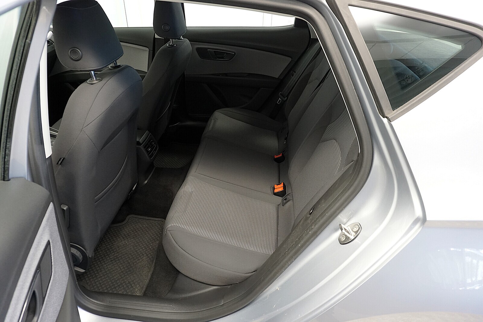 SEAT Leon 2020, kuva 8/8