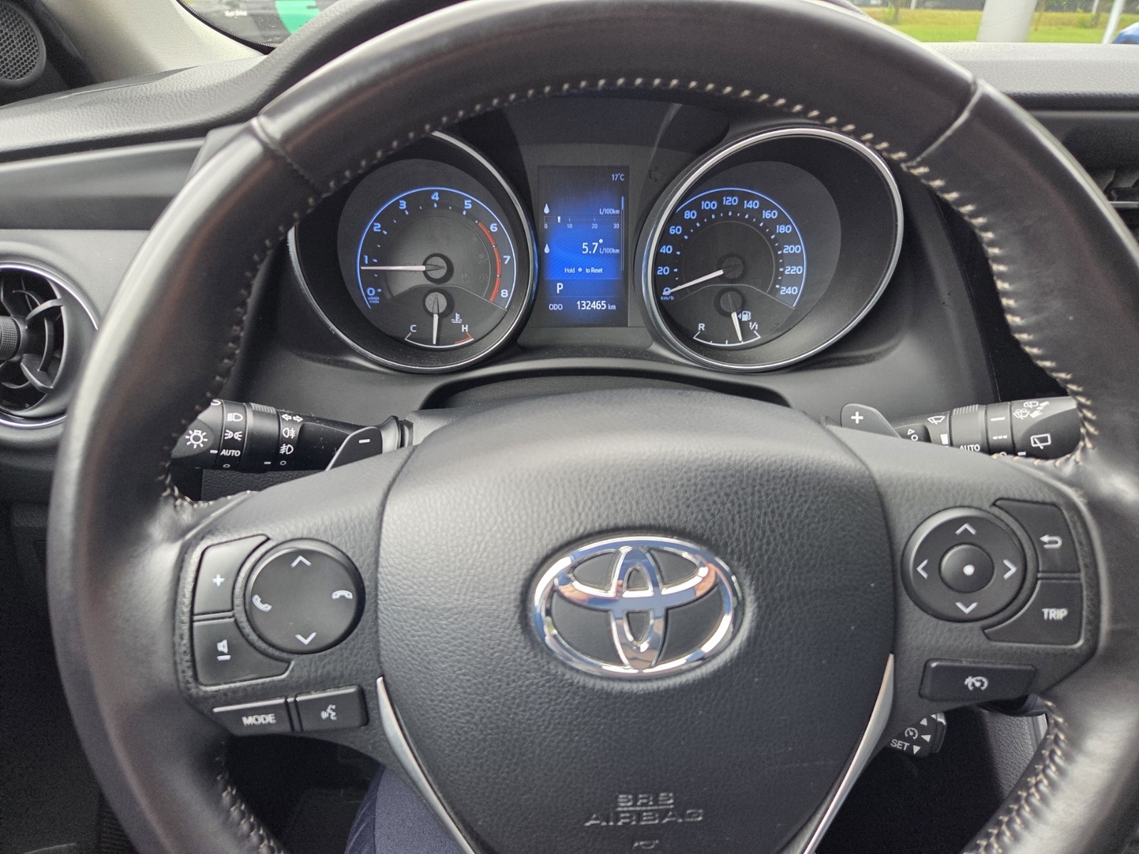 Toyota Auris 2015, photo 5/9