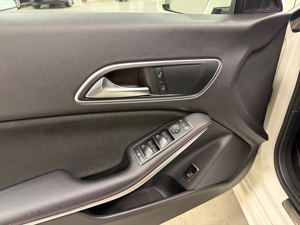 Mercedes-Benz CLA 2017, kuva 7/26