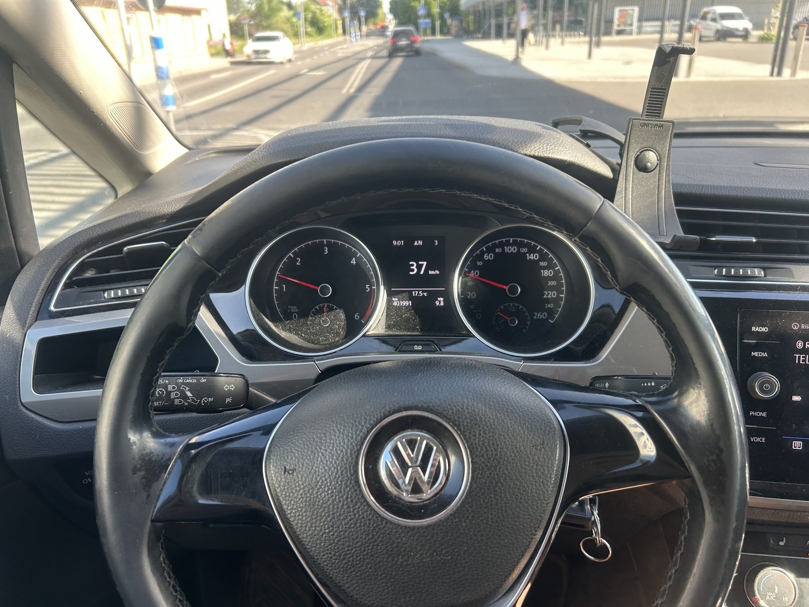 Volkswagen Touran 2017, photo 7/11