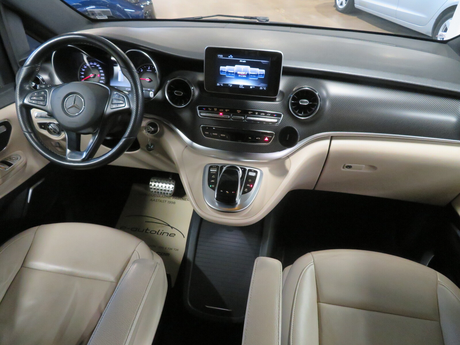 Mercedes-Benz V 300 2019, photo 3/10