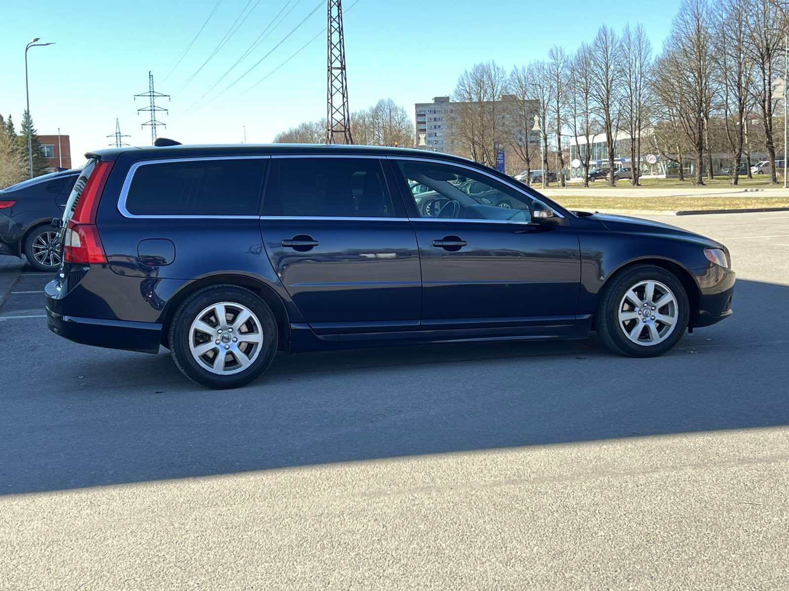 Volvo V70 2010, photo 4/10