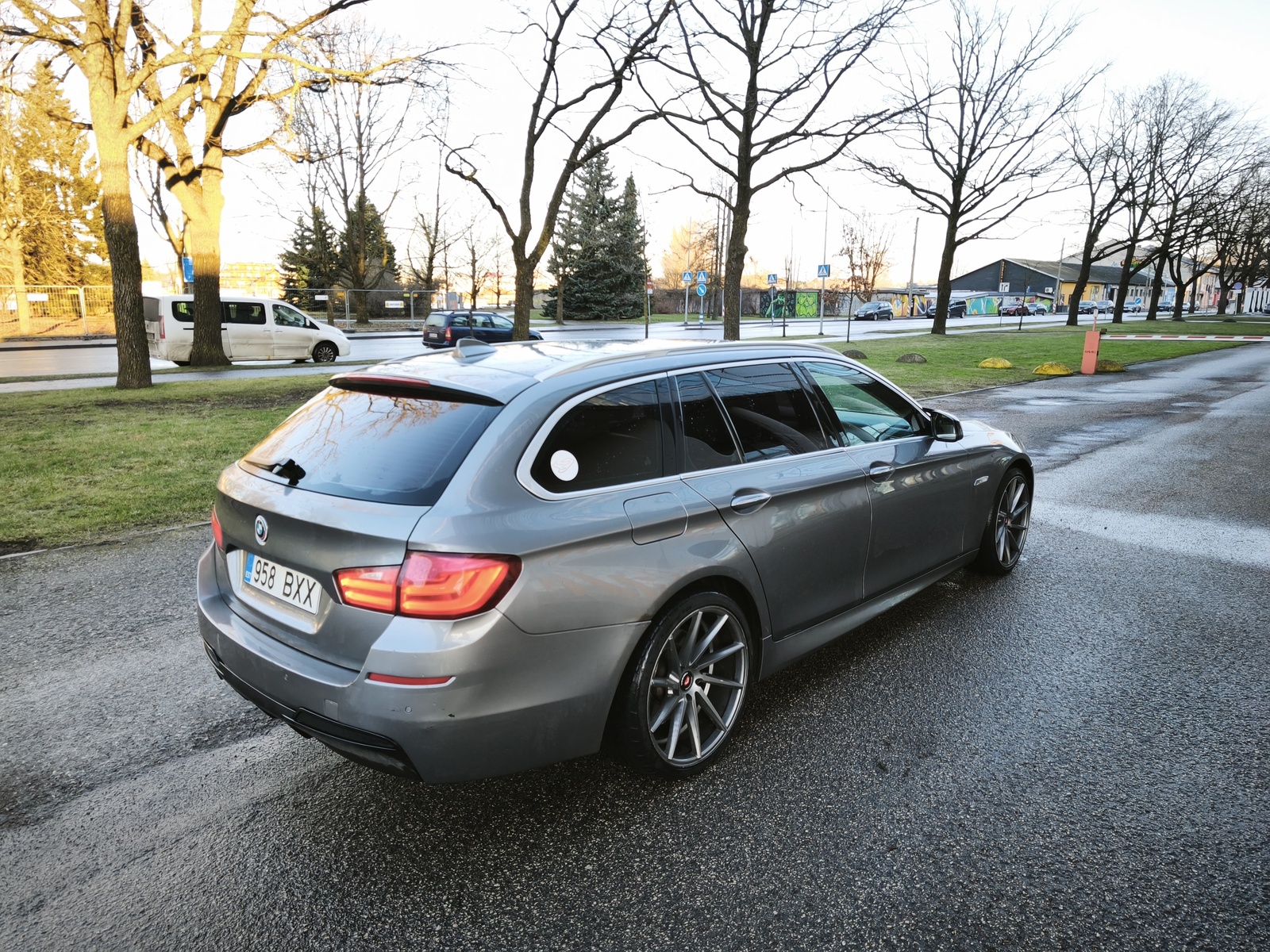 BMW 530 2011, photo 4/13