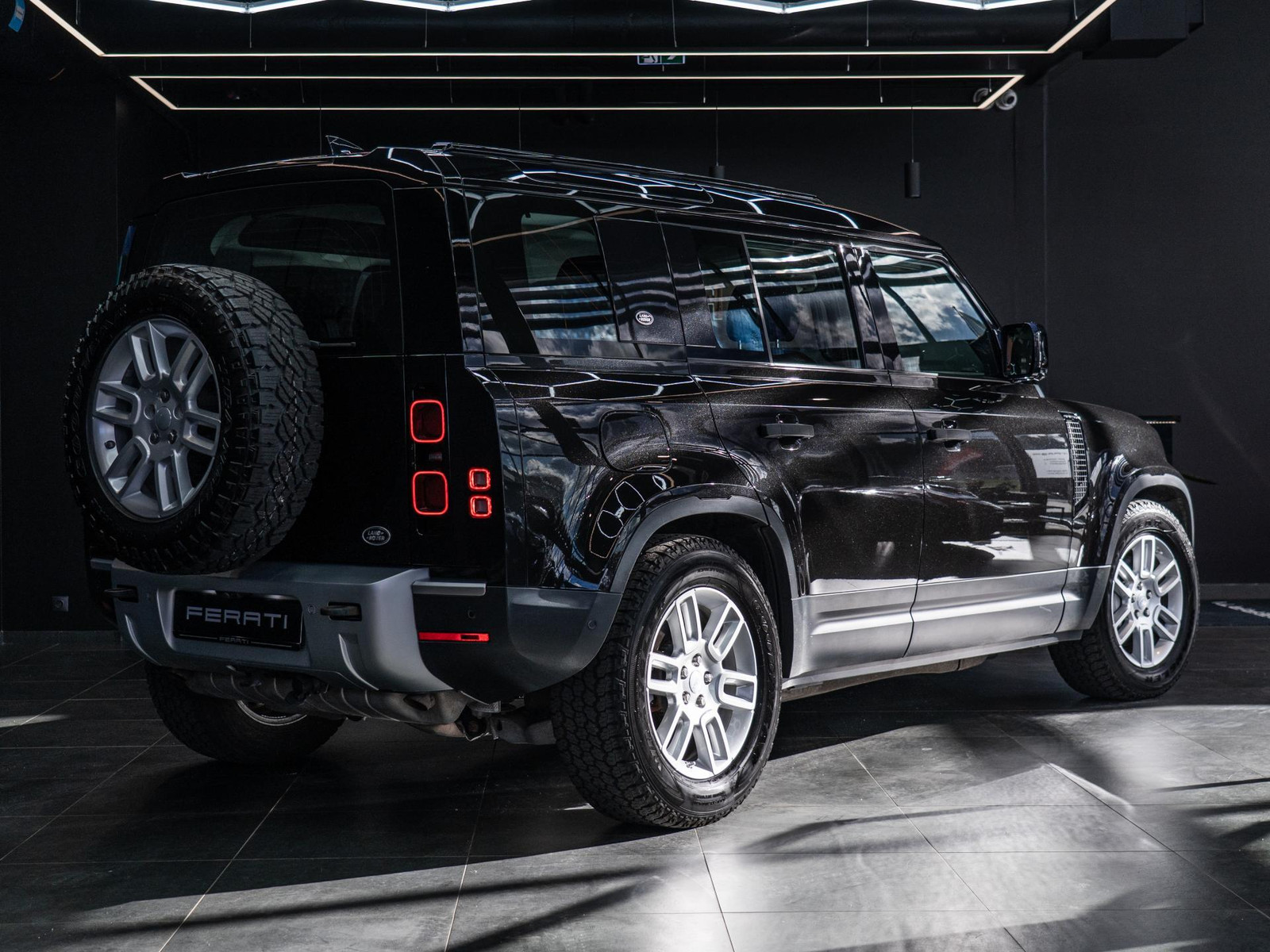 Land Rover Defender 2021, kuva 2/15