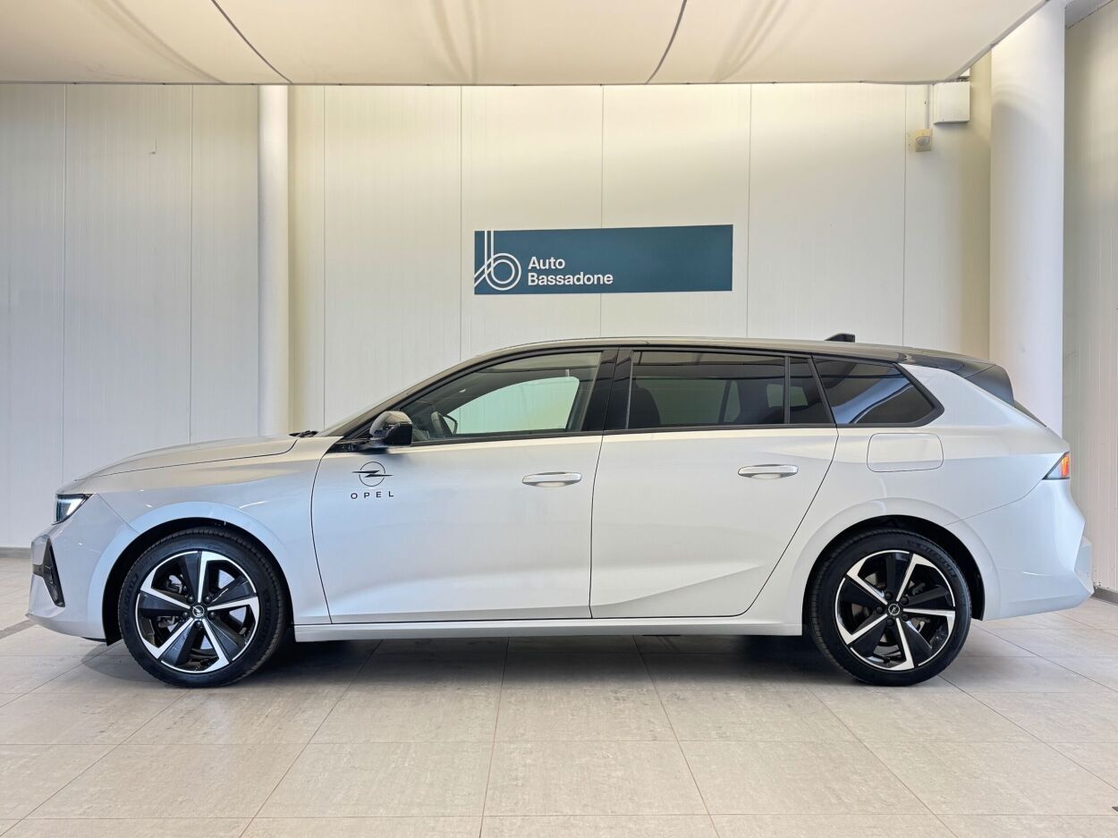 Opel Astra 2024, kuva 3/24