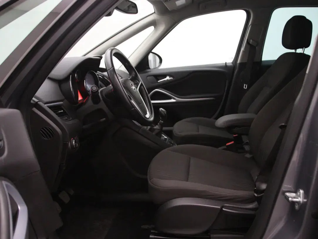 Opel Zafira 2016, photo 4/29