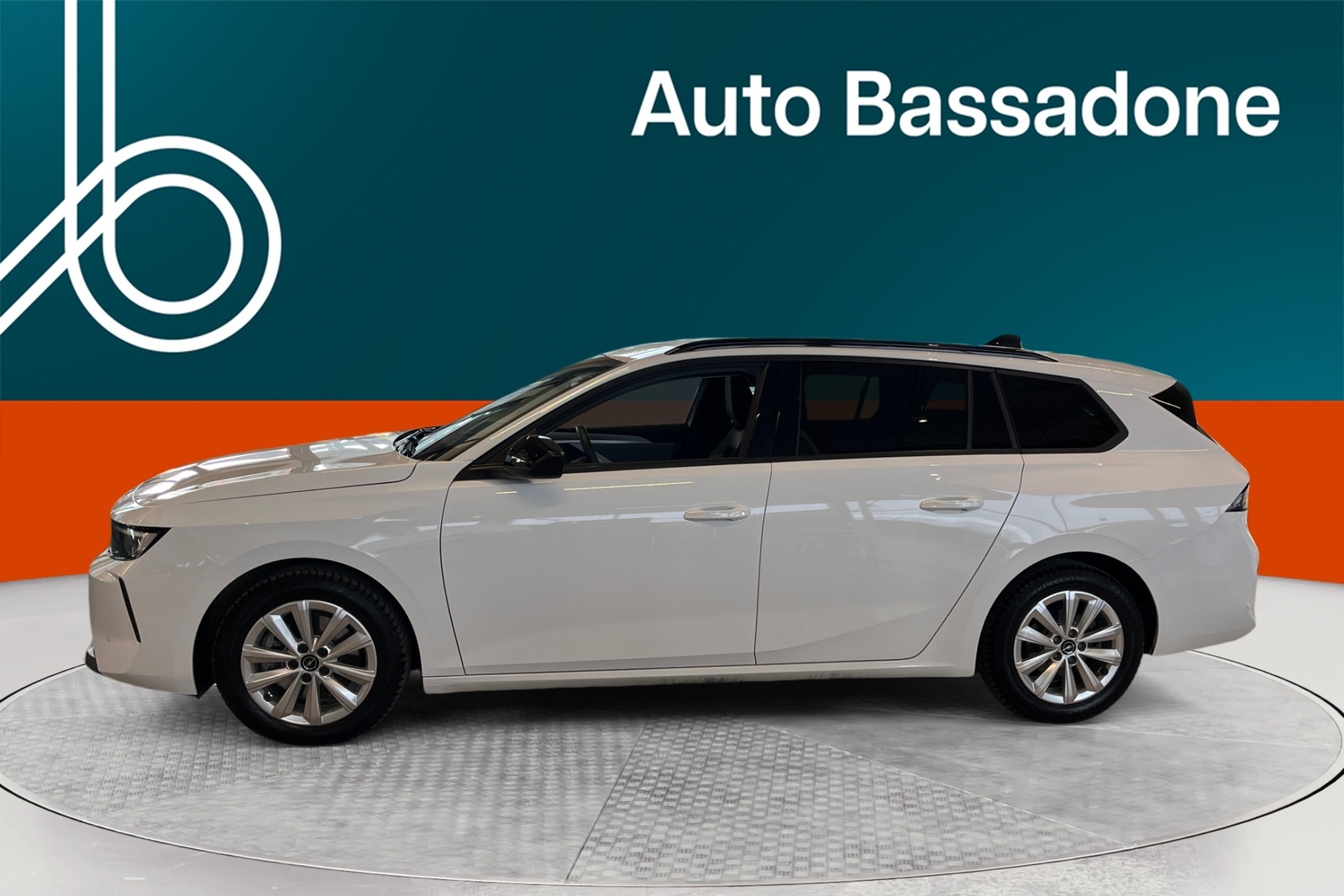 Opel Astra 2024, photo 2/21