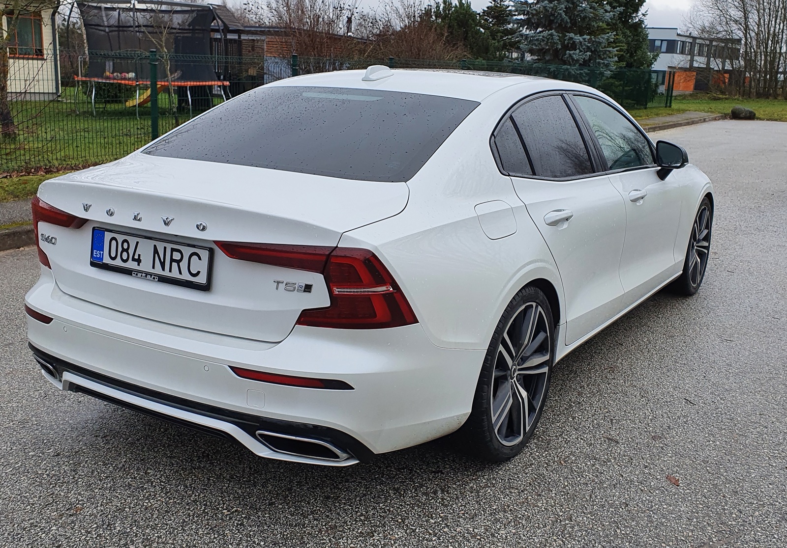 Volvo S60 T5 AWD R-Design 2.0 184kW 2019, photo 2/10