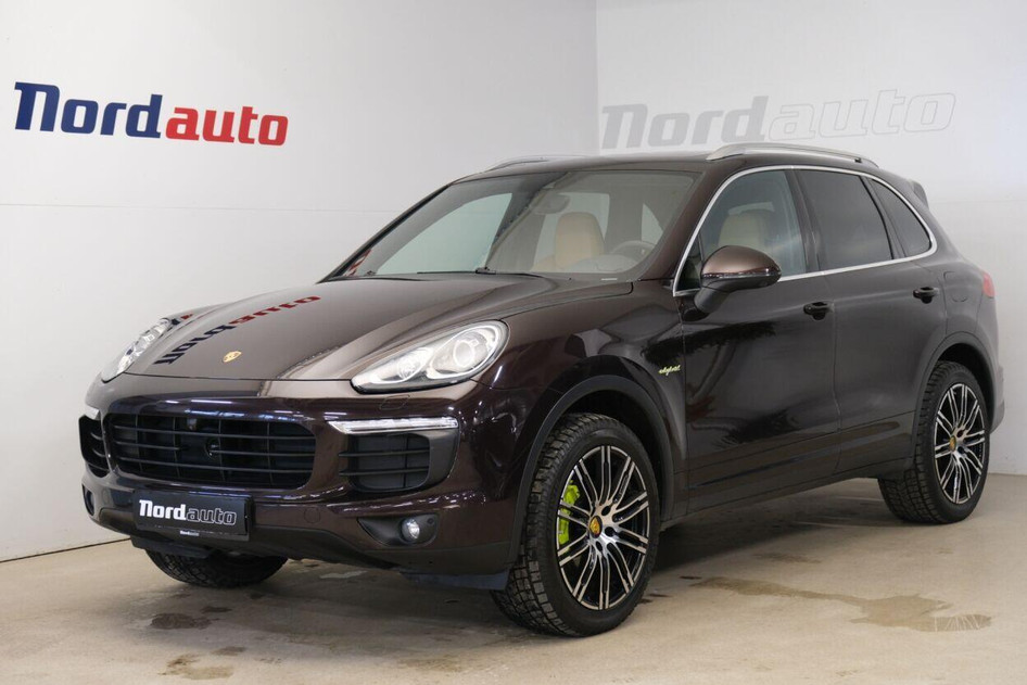 Porsche Cayenne, 2015, 3.0, 245 kW, подключаемый гибрид (бензин/электричество), автомат, полный привод