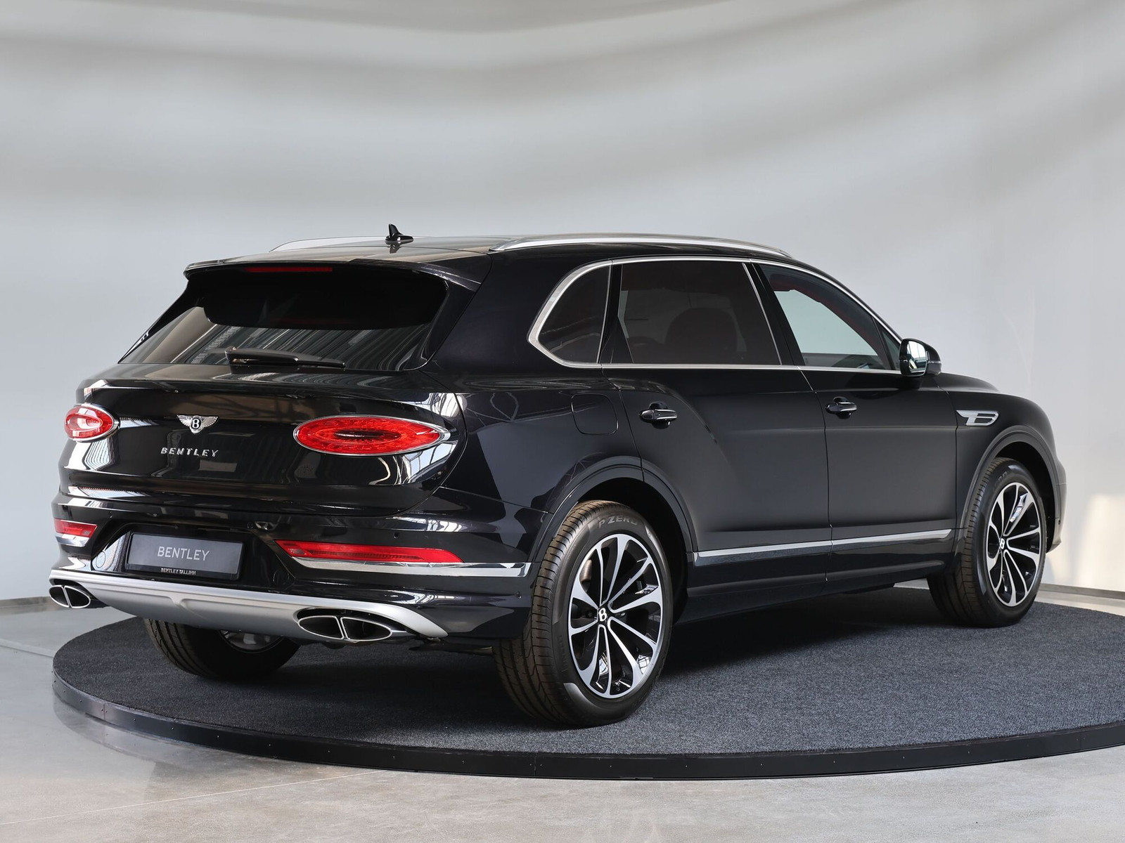 Bentley Bentayga EWB 2025, kuva 2/18