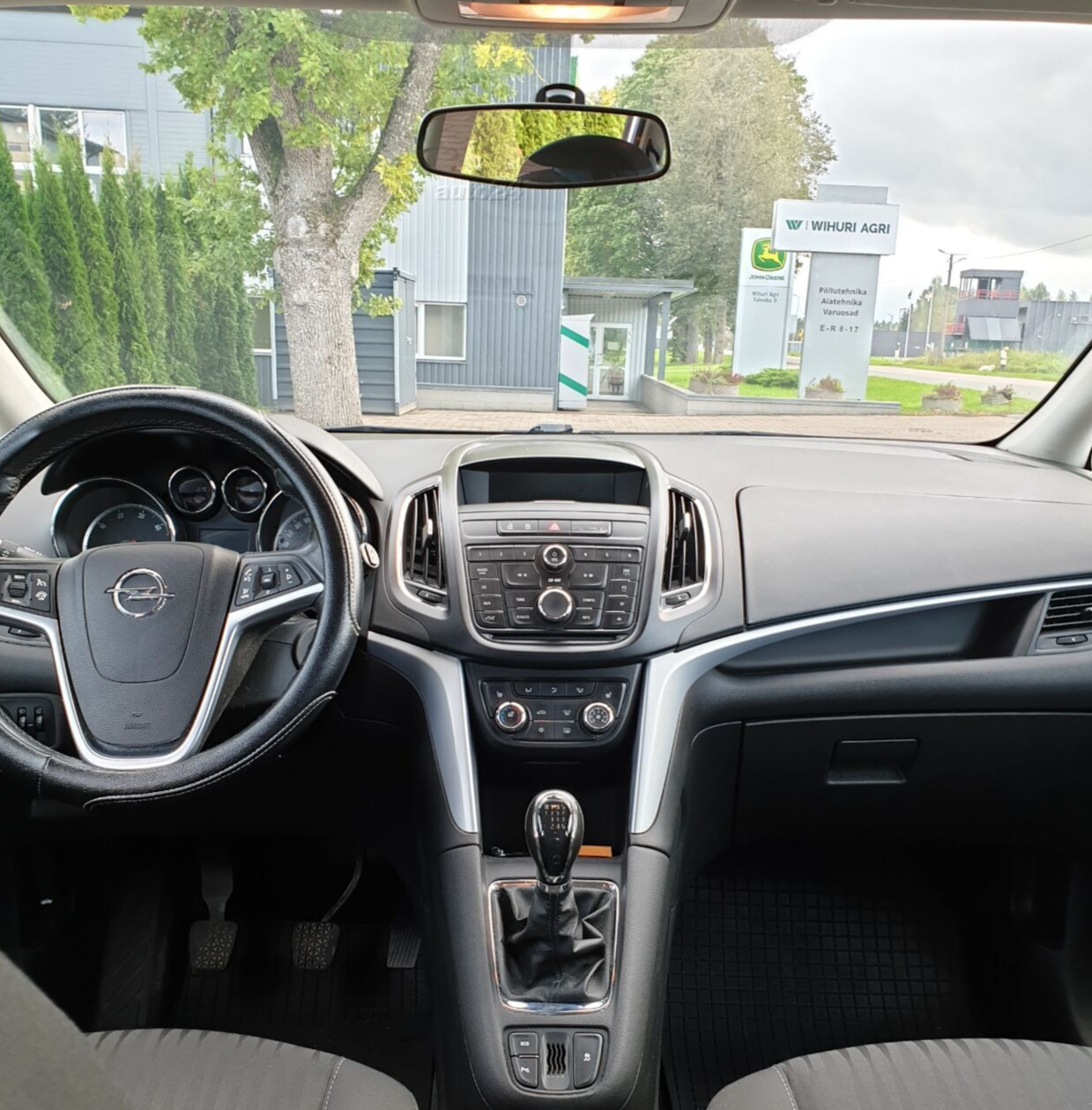 Opel Zafira Tourer 2012, photo 7/12