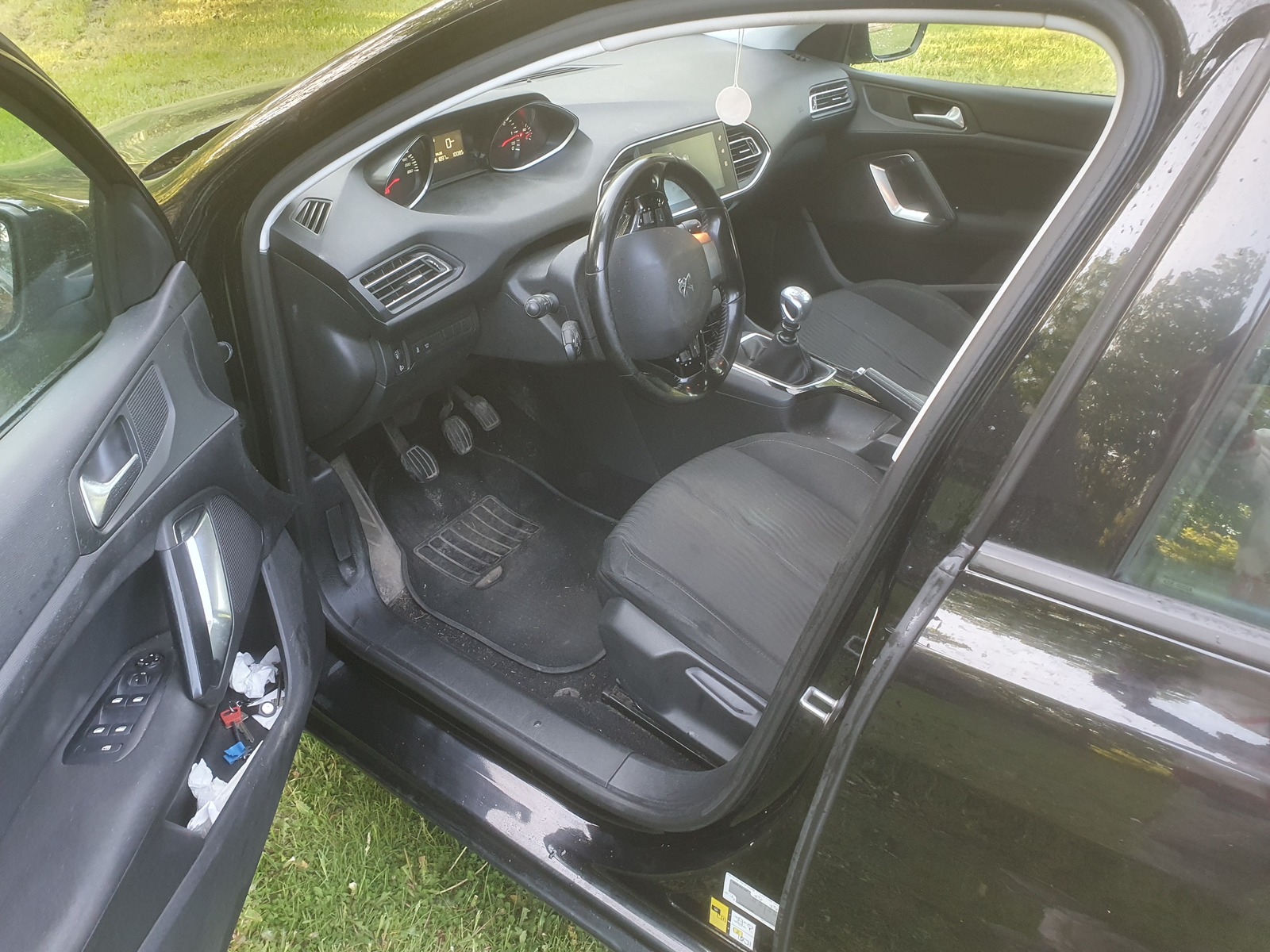 Peugeot 308 2015, kuva 6/7
