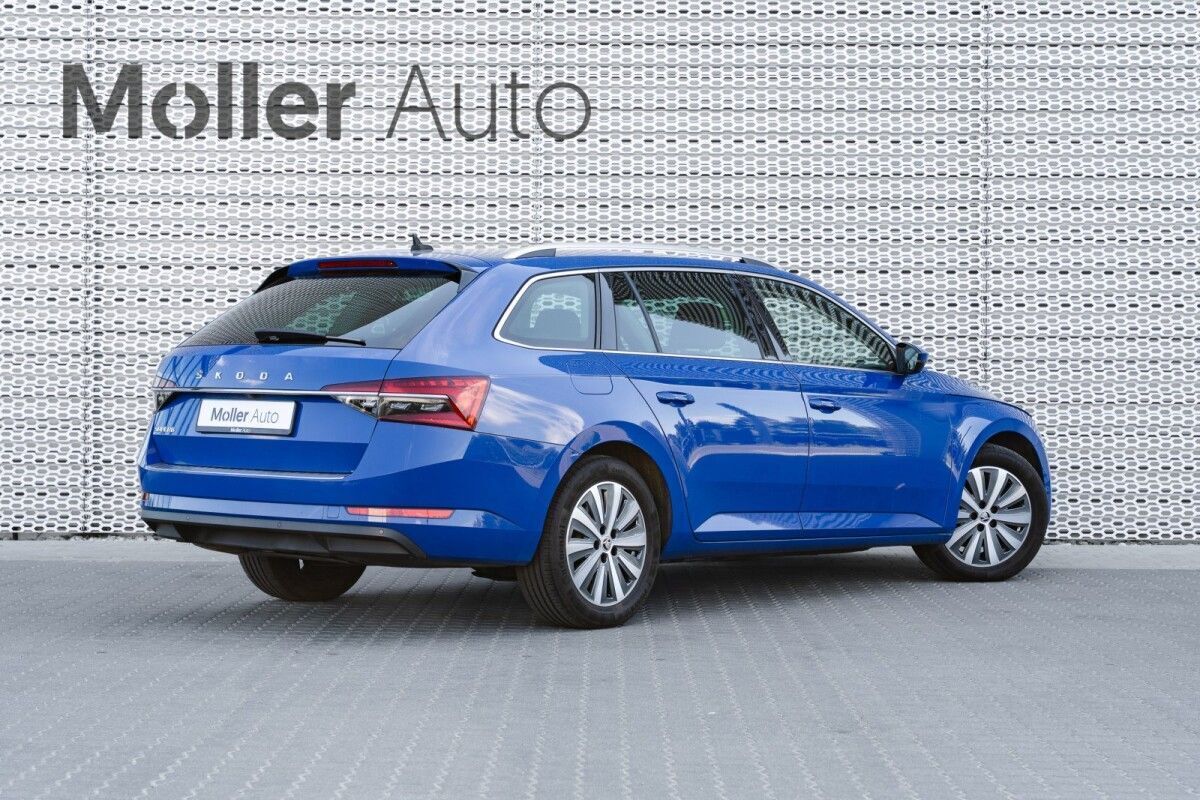 Škoda Superb 2021, photo 4/23