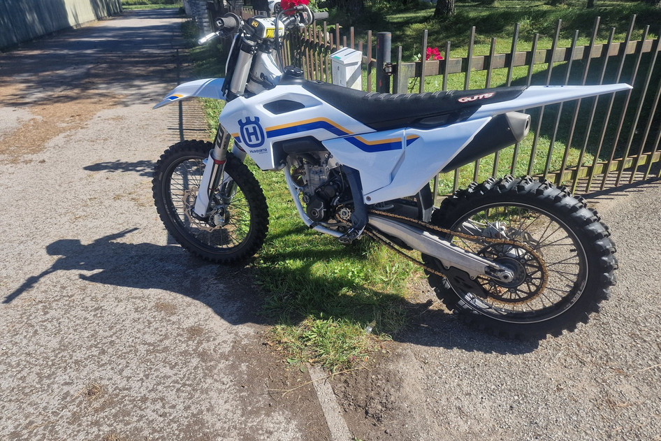 2023, petrol, manual, rear-wheel drive