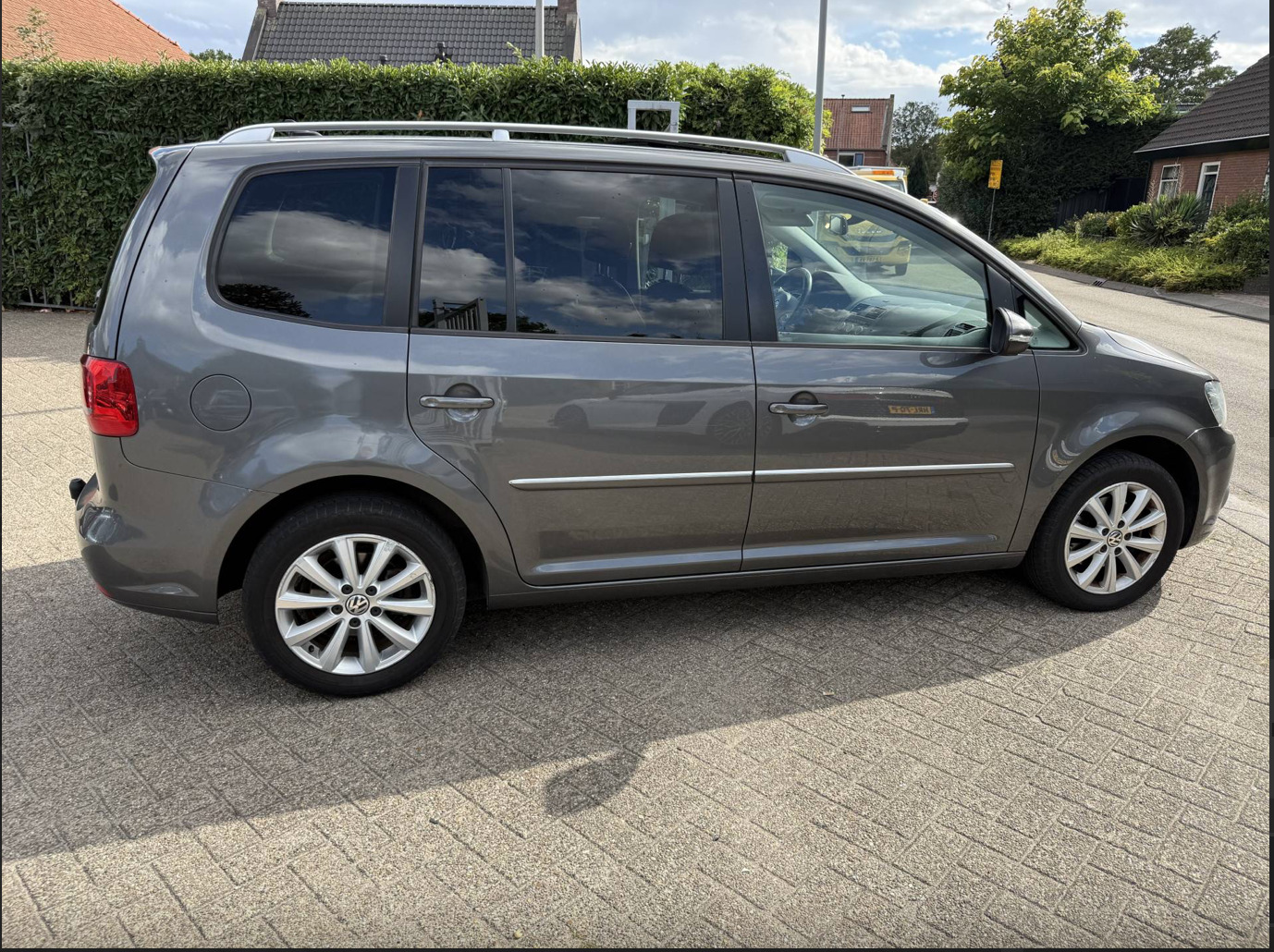 Volkswagen Touran 2014, kuva 5/11