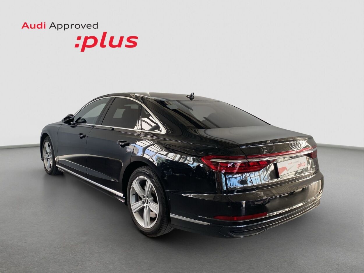 Audi A8 2022, photo 3/15