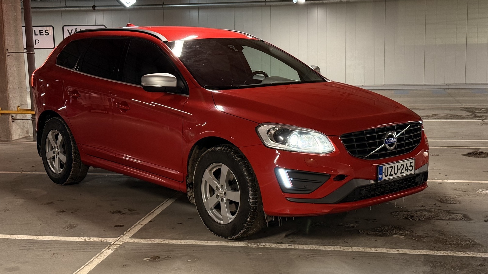 Volvo XC60 2017, photo 2/7
