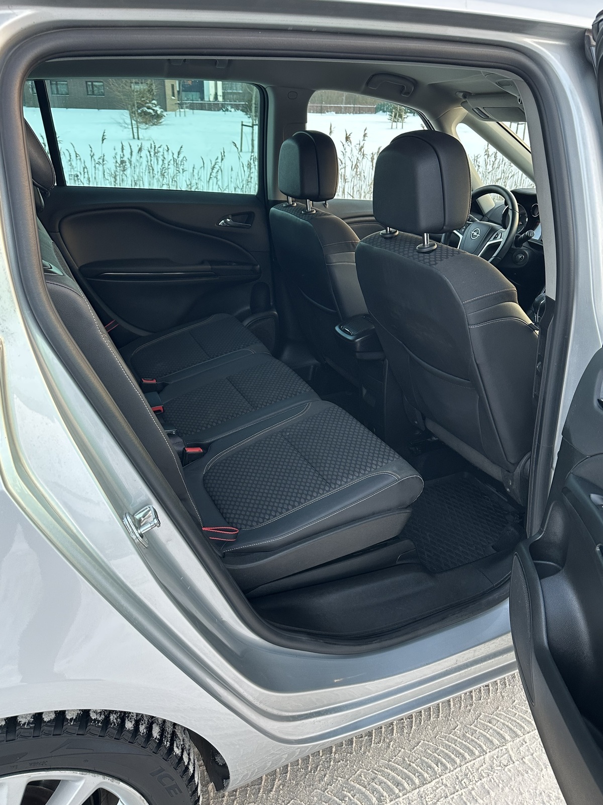 Opel Zafira Tourer 2015, photo 7/15