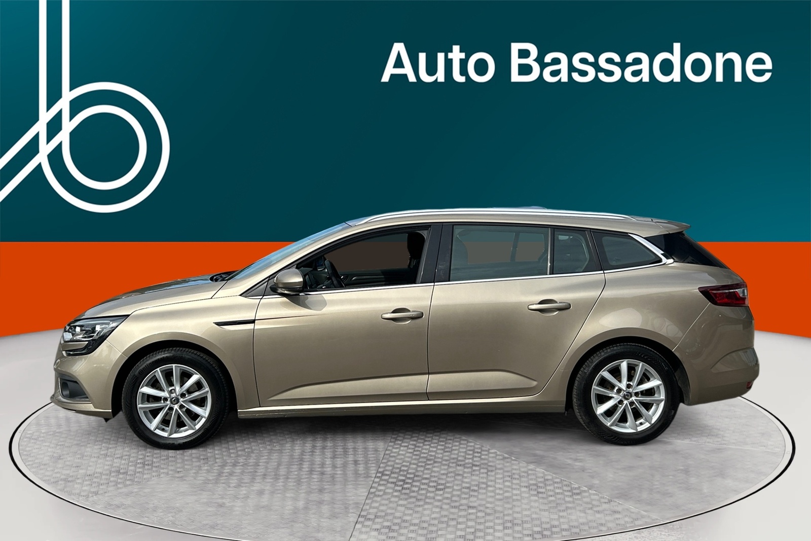Renault Megane 2018, photo 2/10