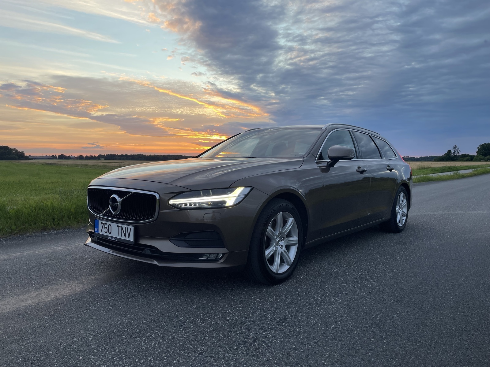 Volvo V90