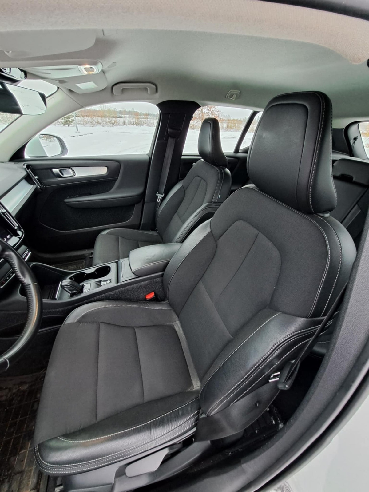 Volvo XC40 2020, photo 7/8