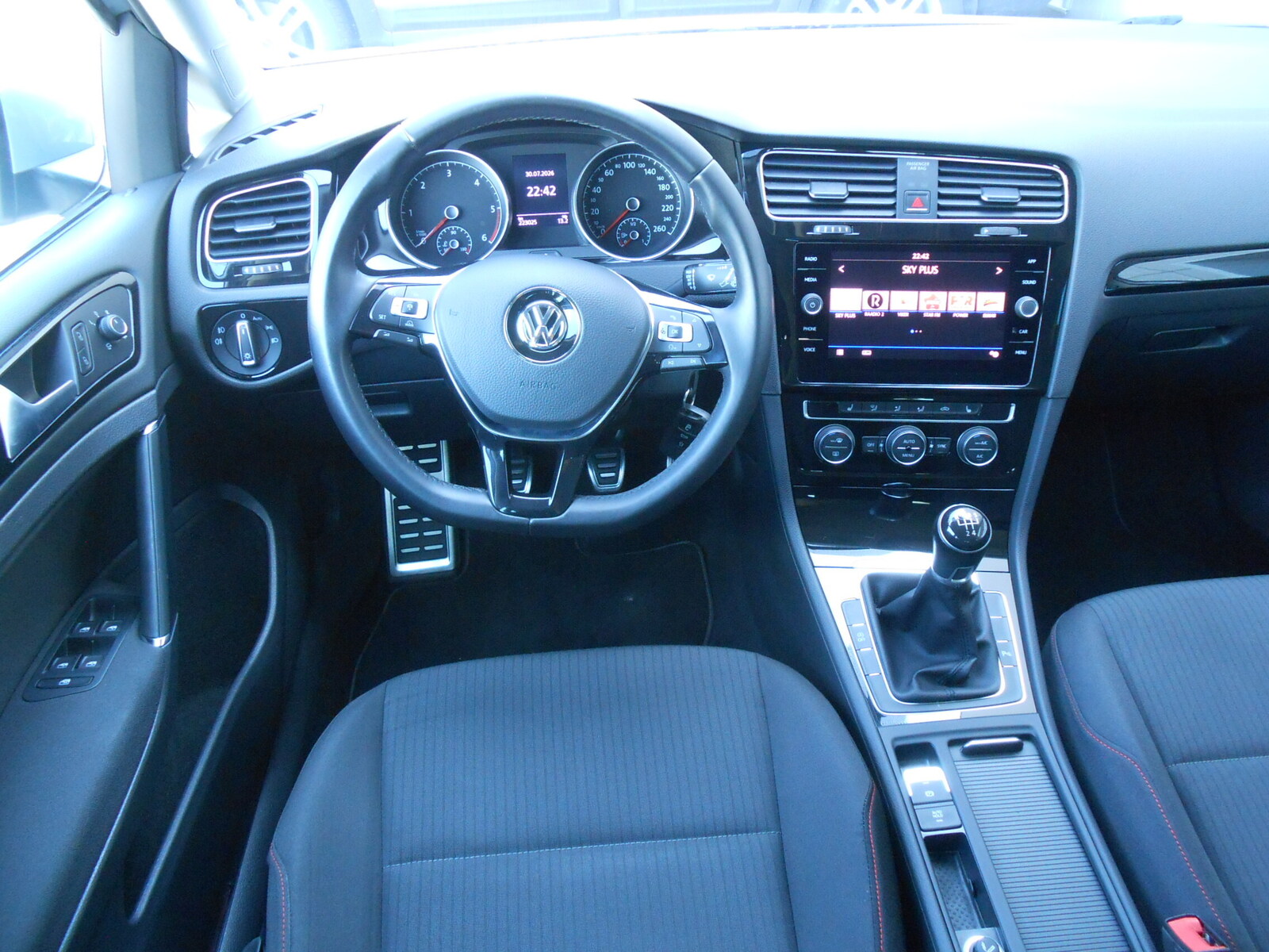 Volkswagen Golf 2018, photo 5/20