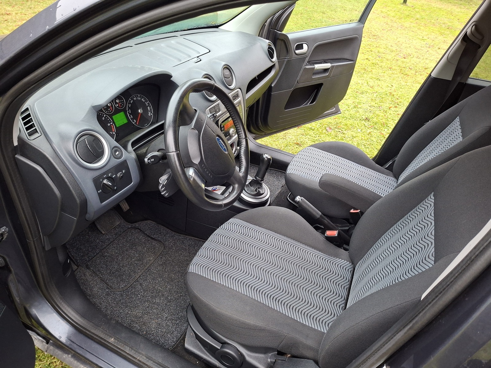 Ford Fusion 2009, photo 5/8