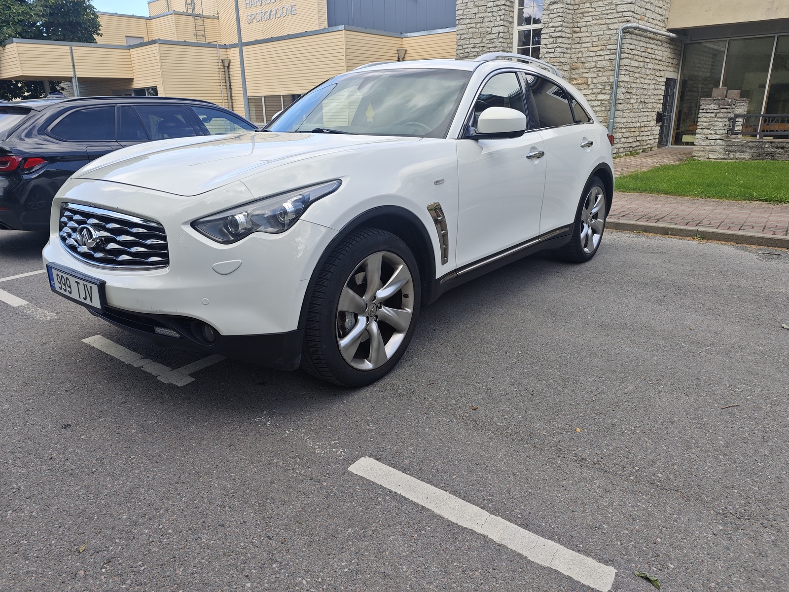 Infiniti QX70 2012, kuva 3/11
