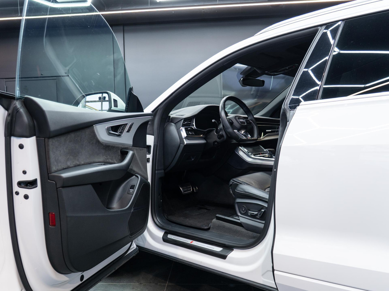 Audi Q8 2019, photo 5/17