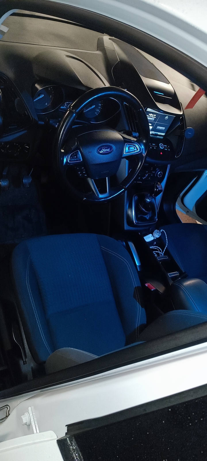 Ford C-Max 2016, photo 6/15