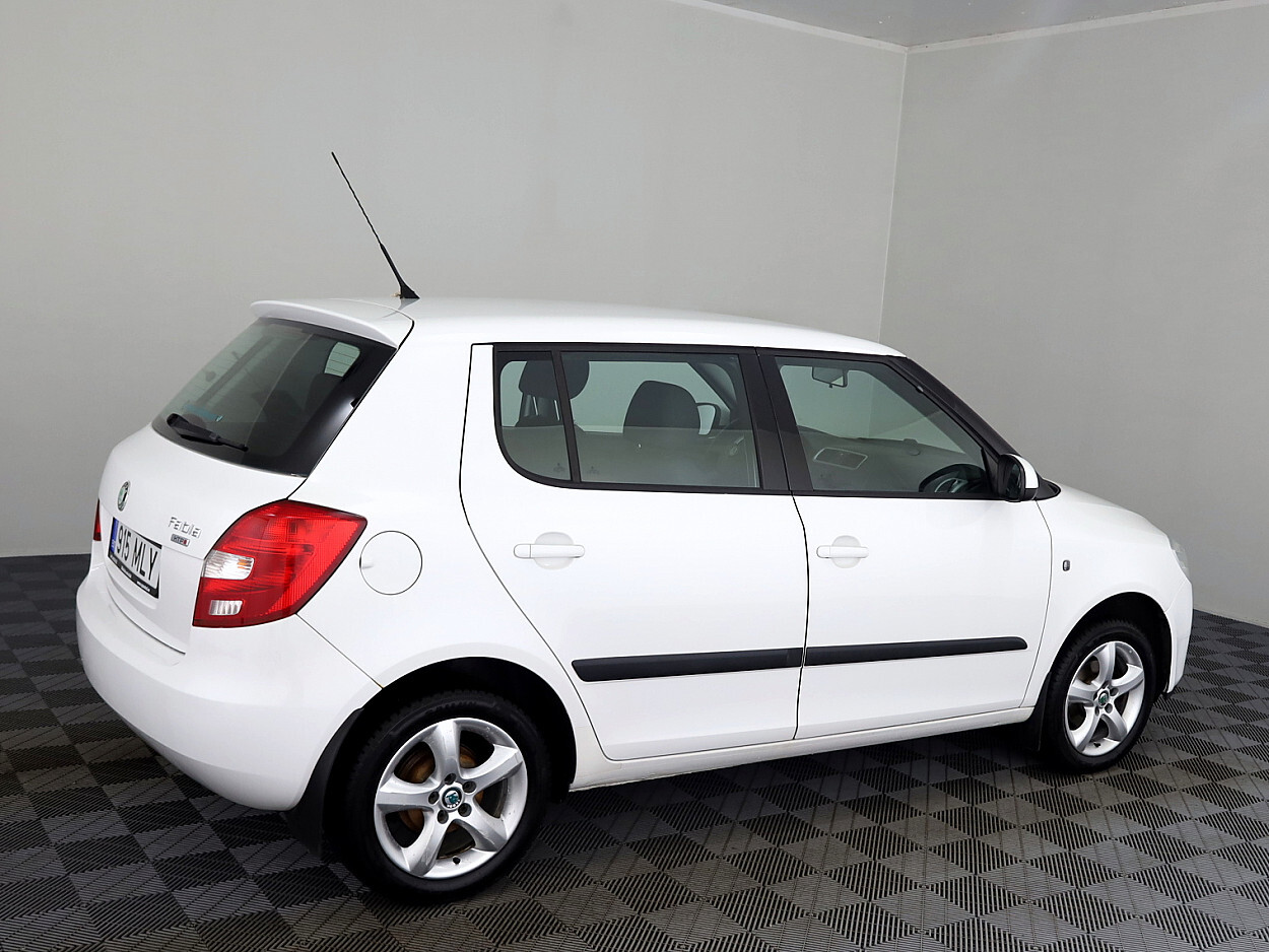 Škoda Fabia 2009, photo 3/7