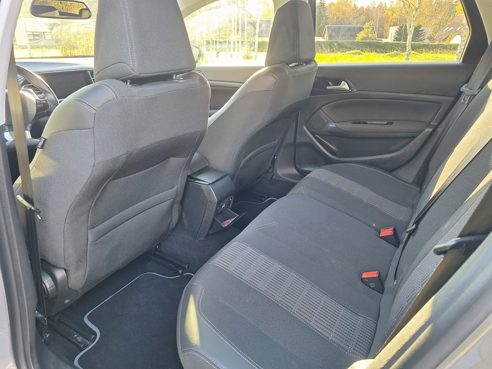 Peugeot 308 2021, photo 4/12