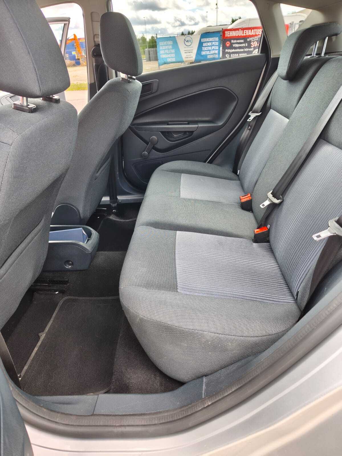 Ford Fiesta 2012, photo 6/9