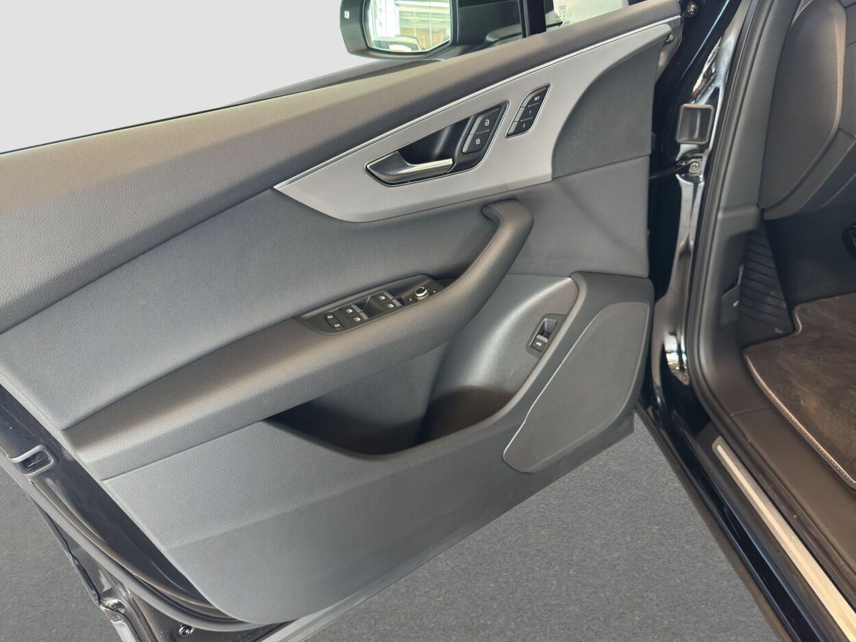 Audi Q7 2025, photo 7/14