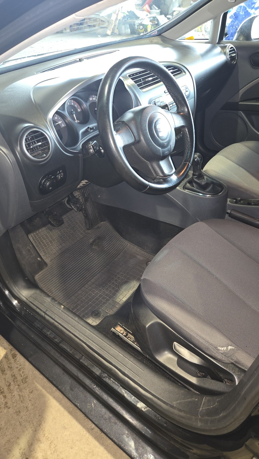 SEAT Leon 1.6 75kW 2006, kuva 7/15