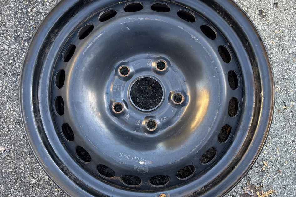 Used steel wheel<br>Volkswagen  6 x 15 ET37 5 x 112 57.1