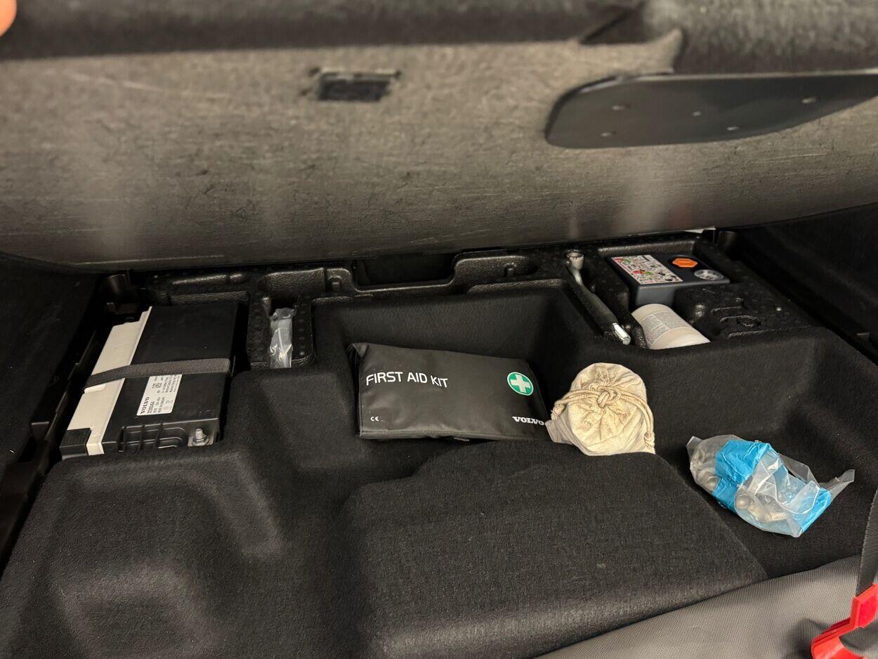 Volvo XC60 2019, photo 7/25